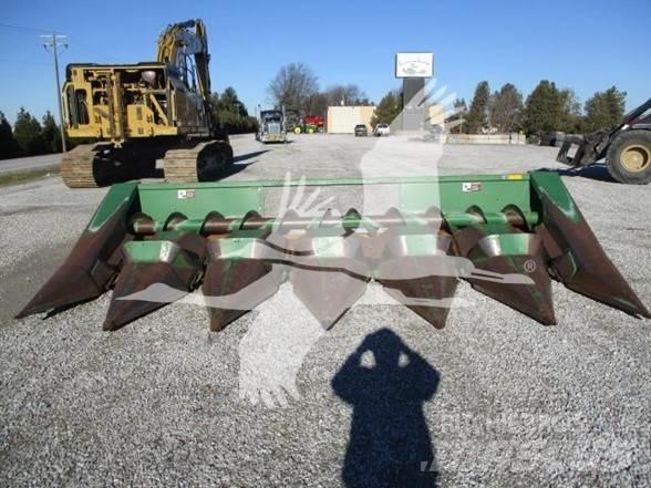 John Deere 644 Combine harvester heads