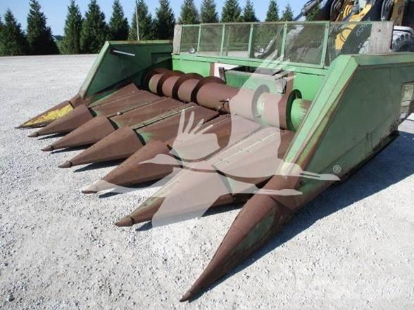 John Deere 653 Combine harvester heads