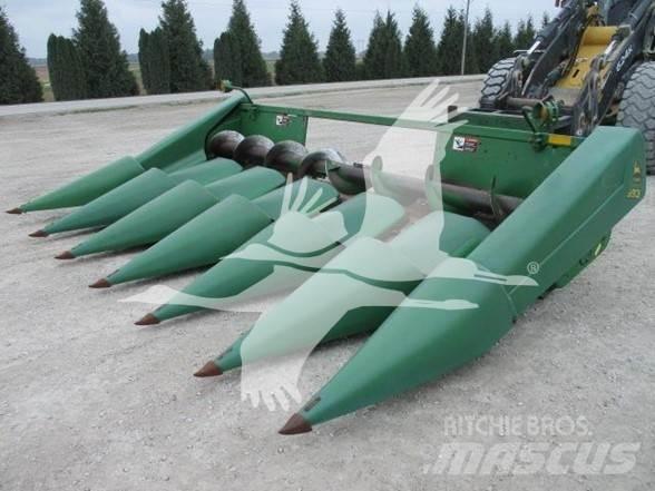 John Deere 693 Combine harvester heads