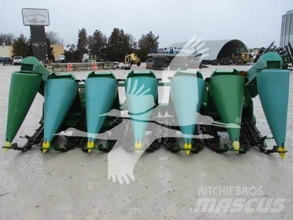 John Deere 693 Combine harvester heads