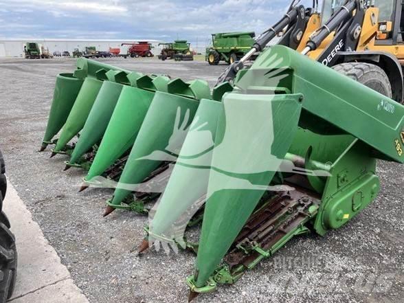 John Deere 693 Combine harvester heads