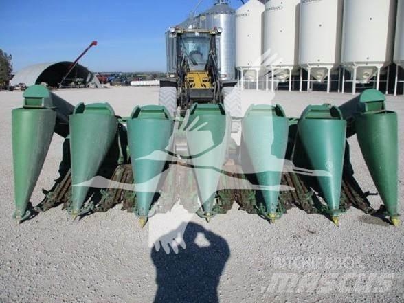 John Deere 693 Combine harvester heads