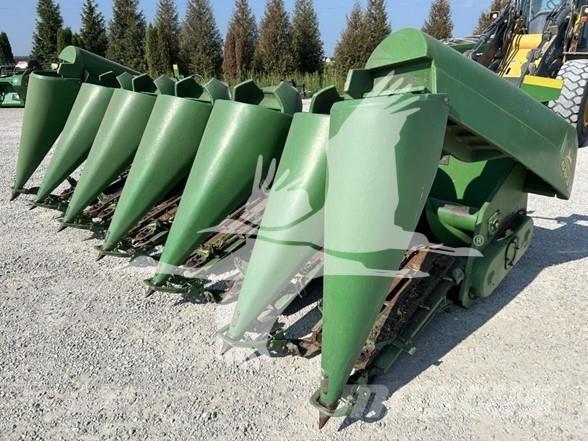 John Deere 693 Combine harvester heads