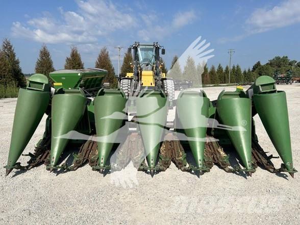 John Deere 693 Combine harvester heads