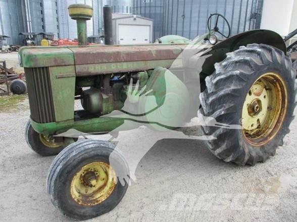 John Deere 820 Tractors