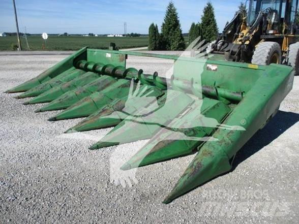 John Deere 843 Combine harvester heads