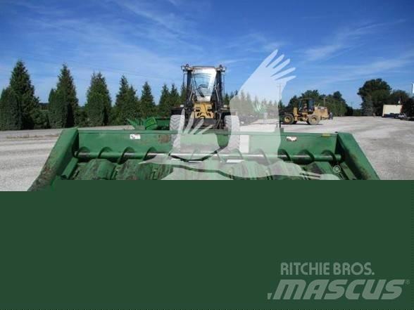 John Deere 843 Combine harvester heads