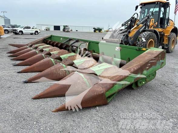 John Deere 844 Combine harvester heads