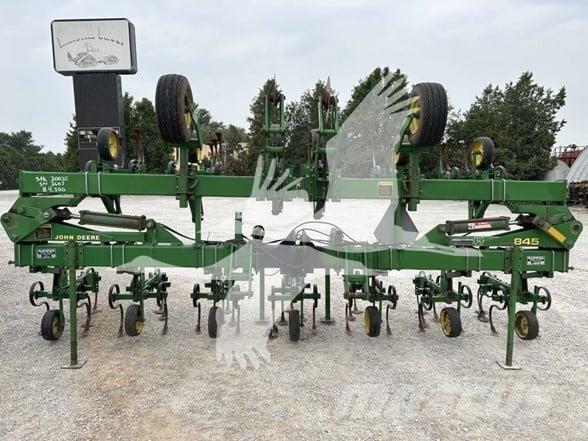 John Deere 845 Row crop cultivators