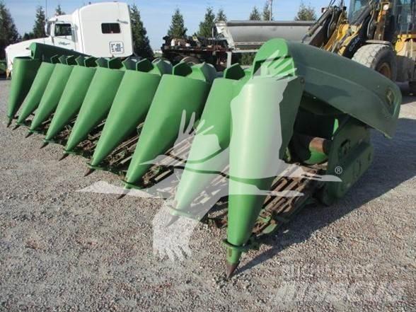John Deere 893 Combine harvester heads