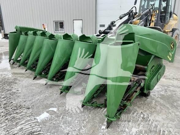 John Deere 893 Combine harvester heads