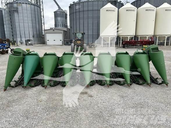 John Deere 893 Combine harvester heads