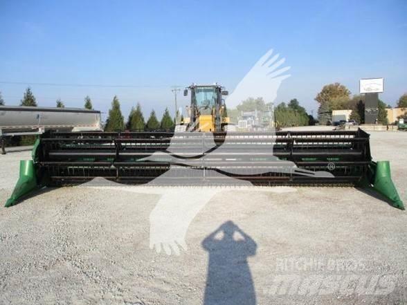 John Deere 925 Combine harvester heads