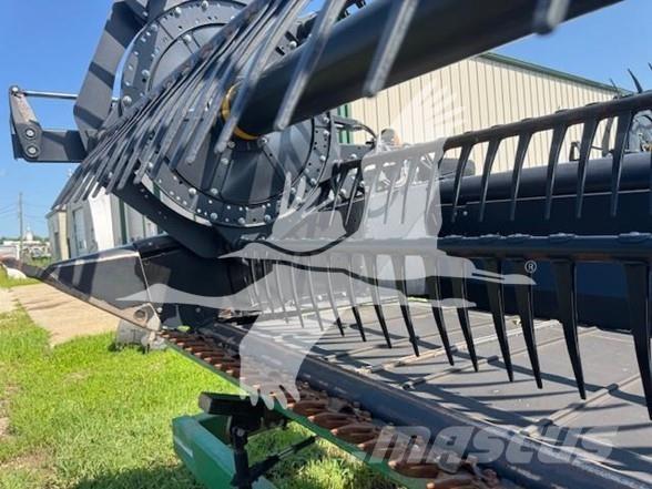 MAC DON FD135 Combine harvester heads