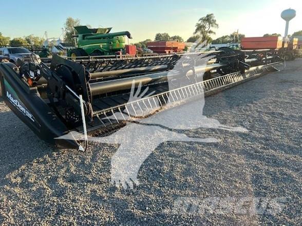 MAC DON FD70 Combine harvester heads