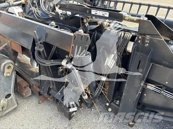 MAC DON FD75 Combine harvester heads