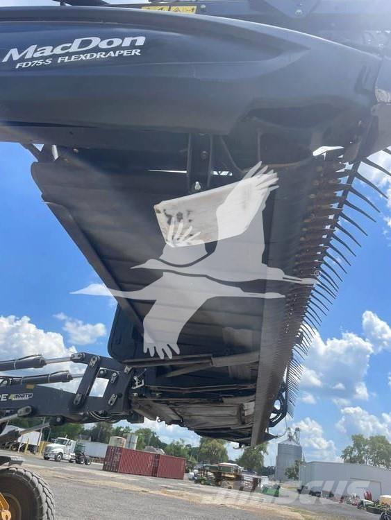 MAC DON FD75 Combine harvester heads