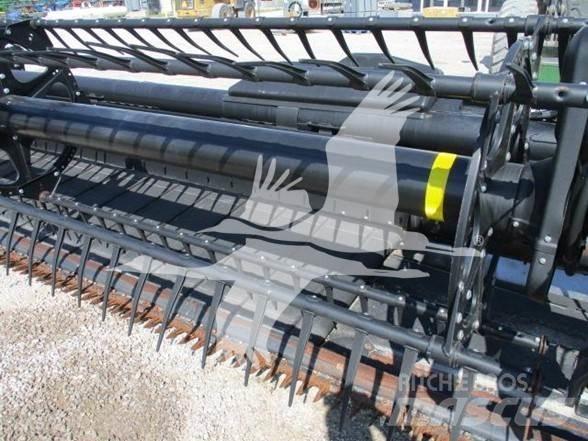 MAC DON FD75S Combine harvester heads