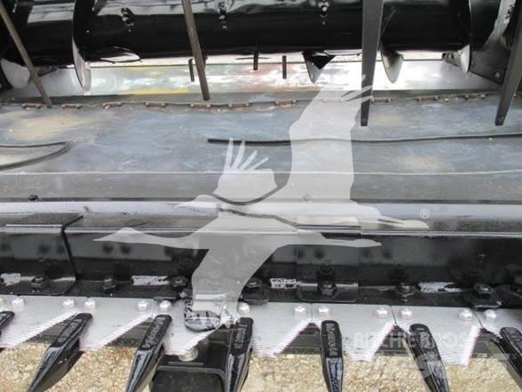 MAC DON FD75S Combine harvester heads