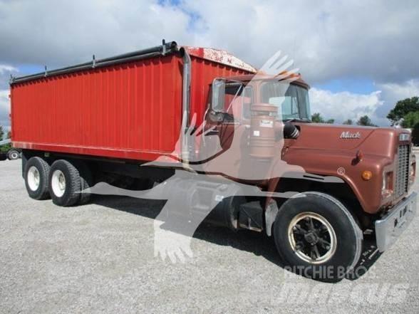Mack R686ST Other