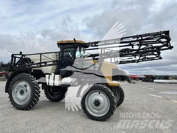 SpraCoupe 7660 Self-propelled sprayers