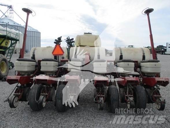 White 6100 Planters