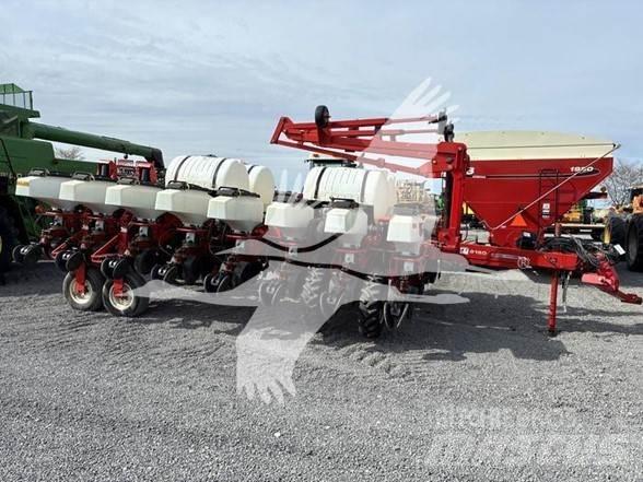 White 8186 Planters