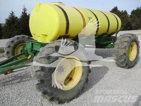 YETTER 1600 Mineral spreaders