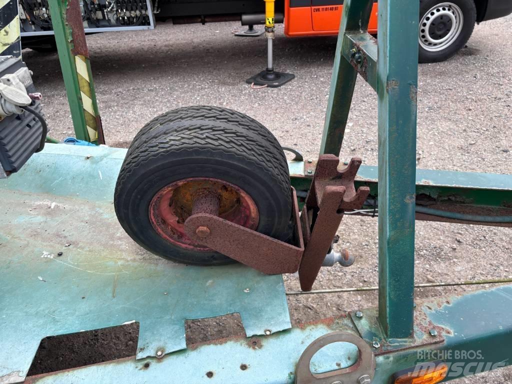 Denka-Lift DL 18 Trailer mounted platforms