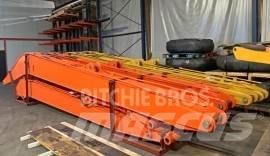 Doosan DX 225 LRA Backhoes