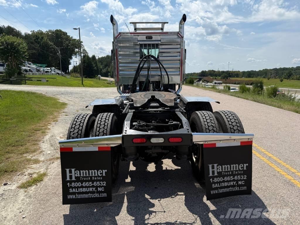 Peterbilt 389 Prime Movers