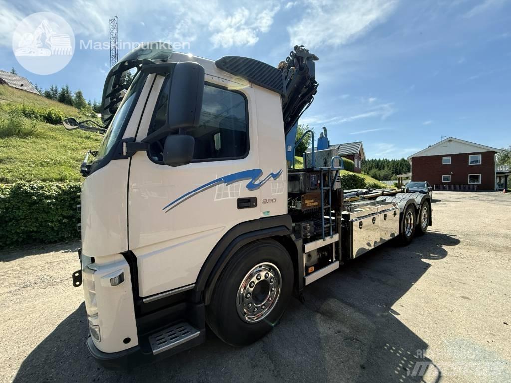 Volvo FM 330 Truck mounted cranes