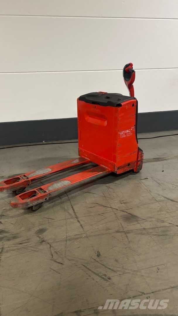 Linde T16 Pedestrian stacker