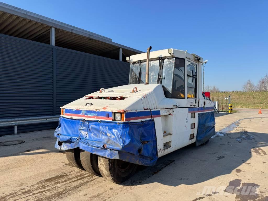 CAT PS-300B Pneumatic tired rollers