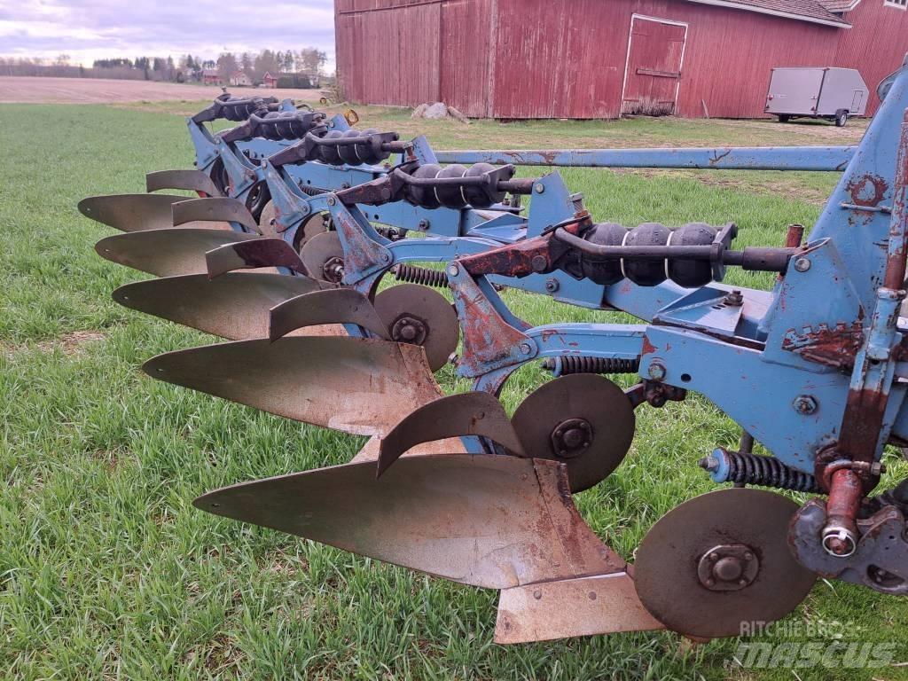 Överum C 487 Ploughs