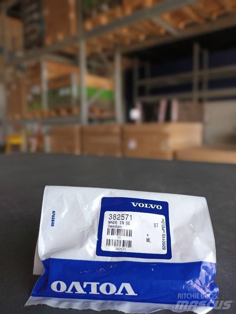 Volvo PIN 382571 Engines