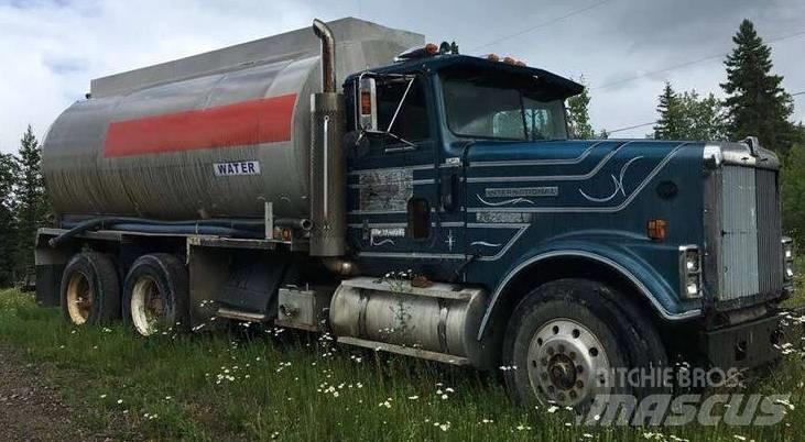 International EAGLE Water bowser