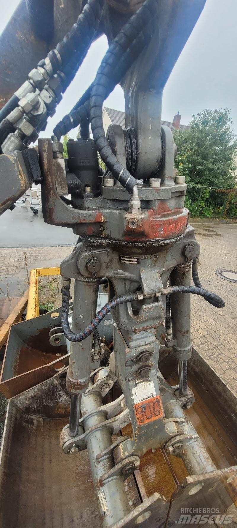 Liebherr GM 10B Concrete accessories