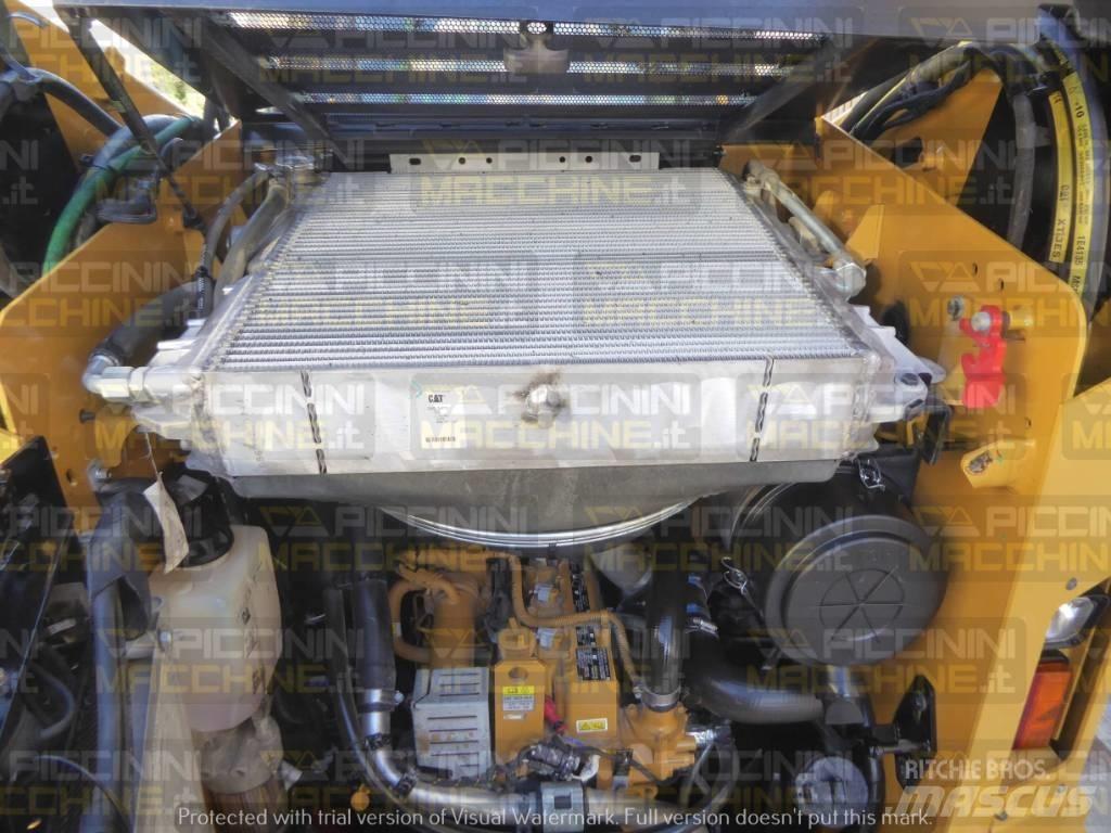 CAT 262D Skid steer loaders