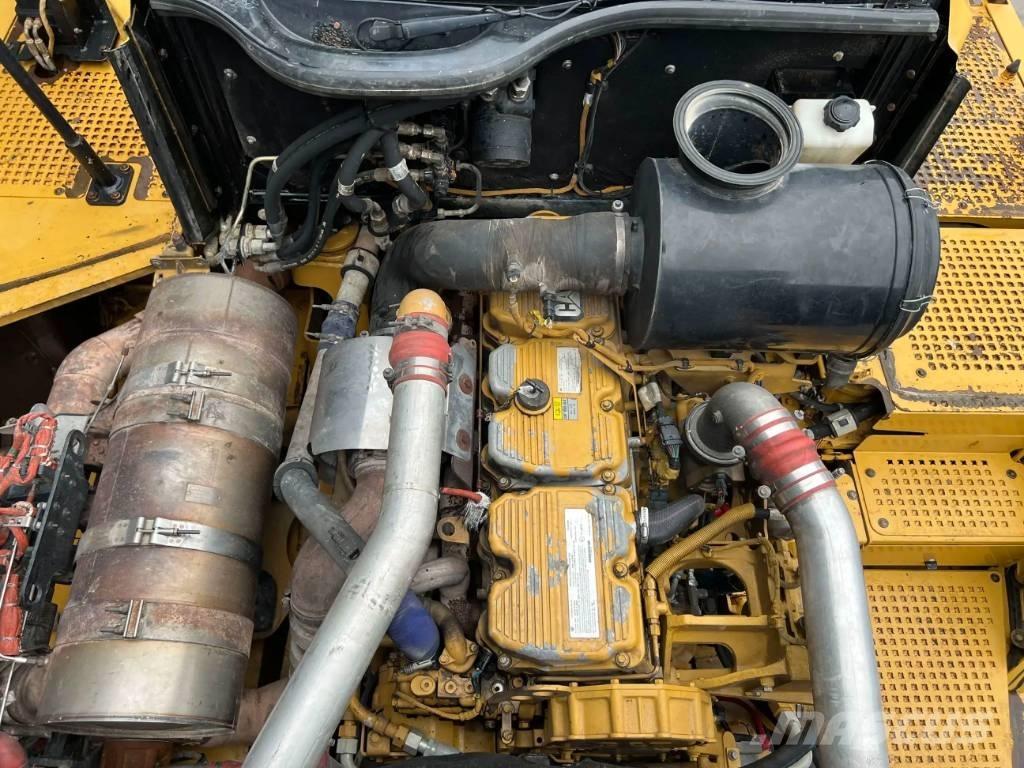 CAT 735 | 735B Articulated Haulers