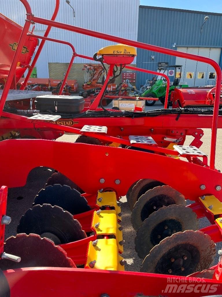 Väderstad Rapid400C Drills