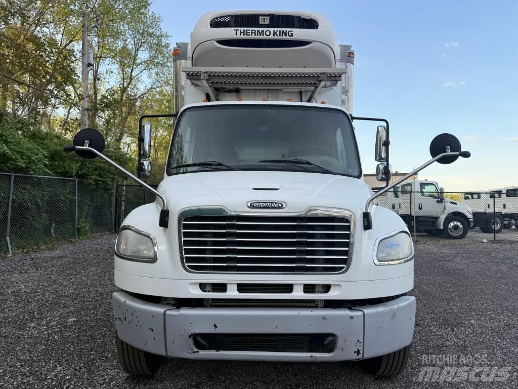 Freightliner M 106 Temperature controlled trucks