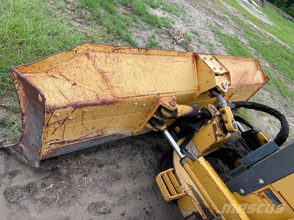DEERE 450J LGP Crawler dozers