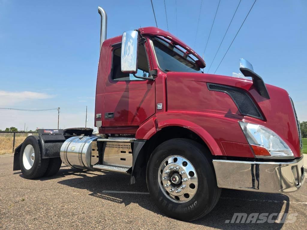 Volvo VNL 42 T300 Prime Movers