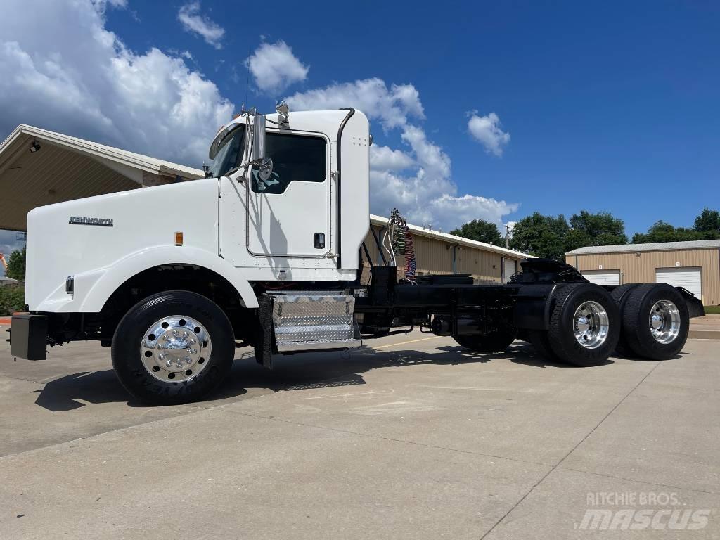 Kenworth T 800 Prime Movers
