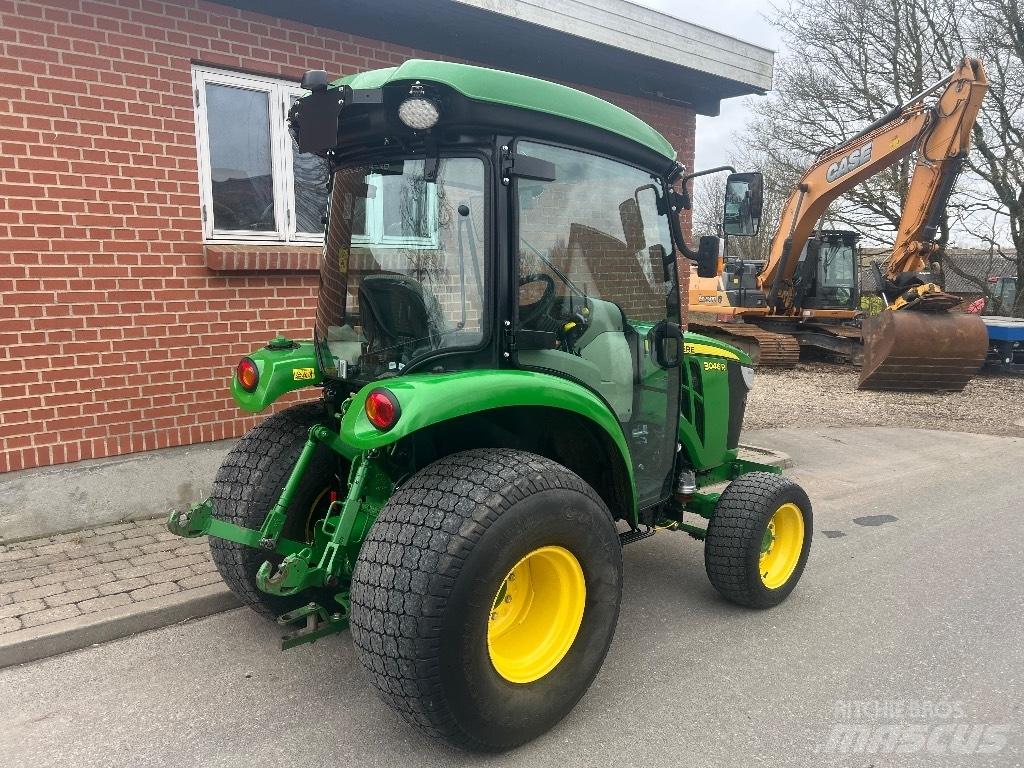 John Deere 3046 R Compact tractors