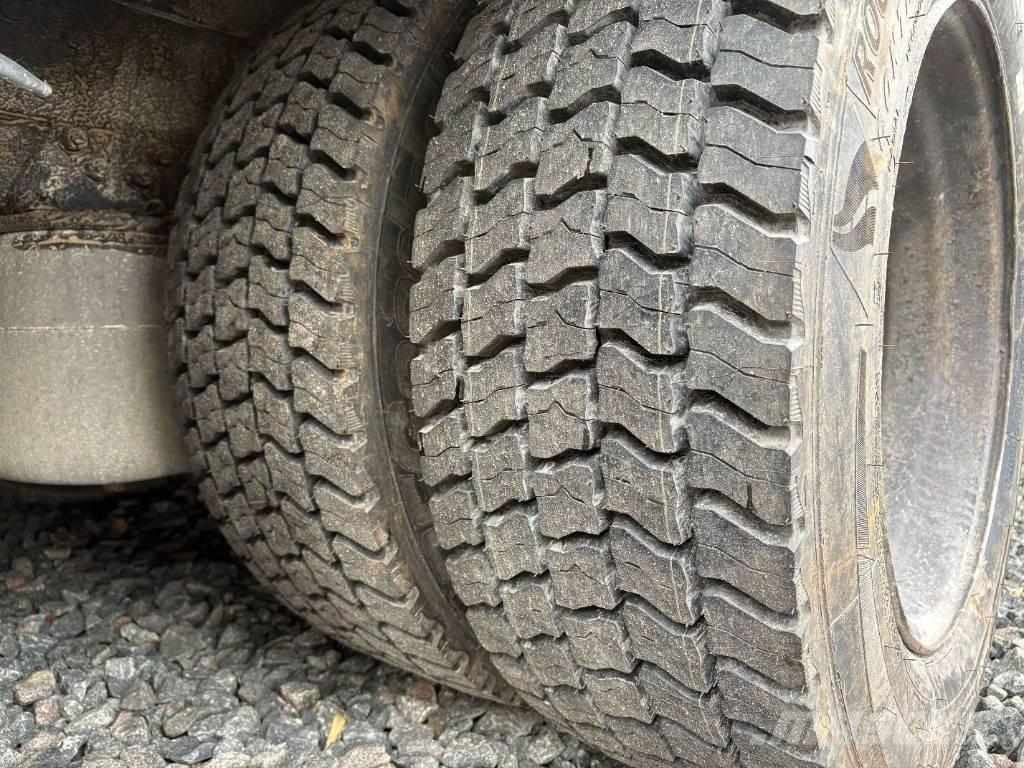 Scania 114G 340 Truck mounted cranes