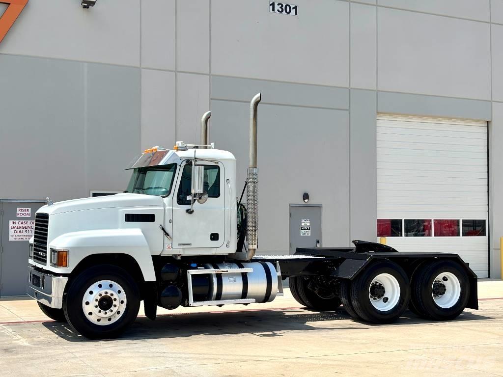 Mack Pinnacle 64T Prime Movers