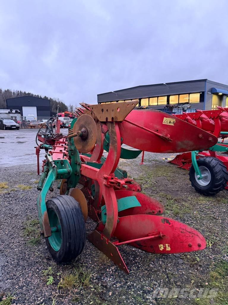Kverneland ES80 Reversible ploughs