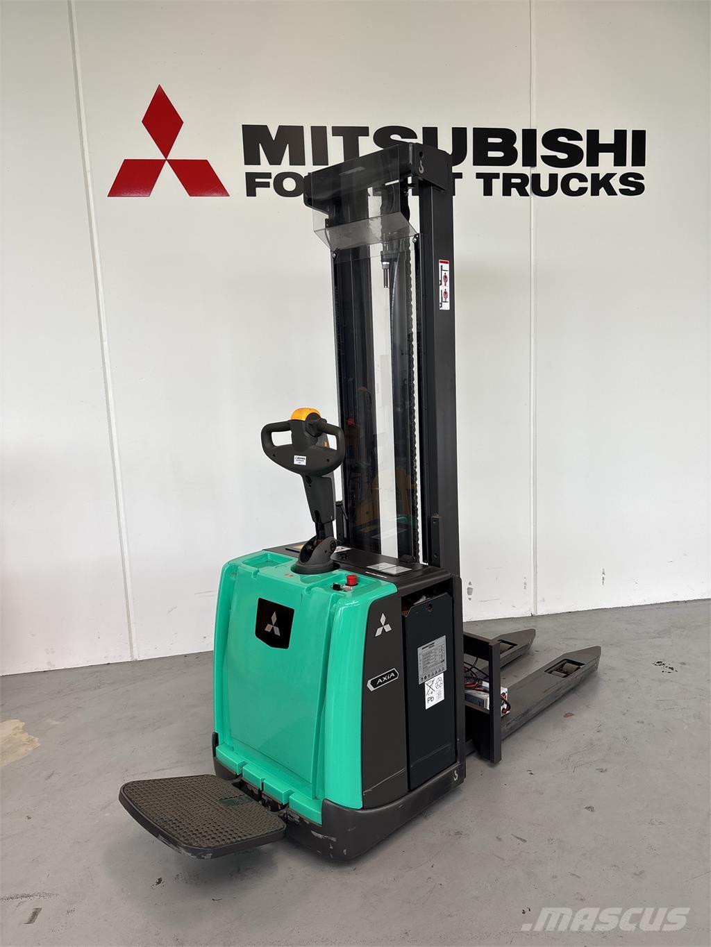 Mitsubishi SBV16P Self propelled stackers